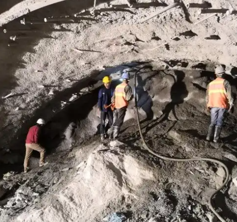 溪湖拱顶带模注浆料的施工流程及注意事项